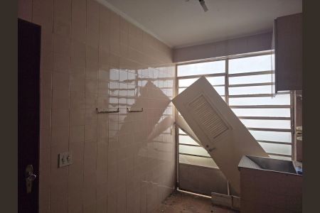 Casa à venda com 218m², 4 quartos e 5 vagas Casa à venda com 218m², 4 quartos e 5 vagasÁrea de Serviço