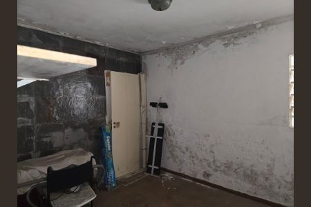 Casa à venda com 218m², 4 quartos e 5 vagas Casa à venda com 218m², 4 quartos e 5 vagasQuarto de Serviço