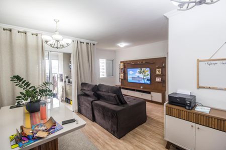 Sala  de apartamento para alugar com 2 quartos, 85m² em Jardim Tupanci, Barueri