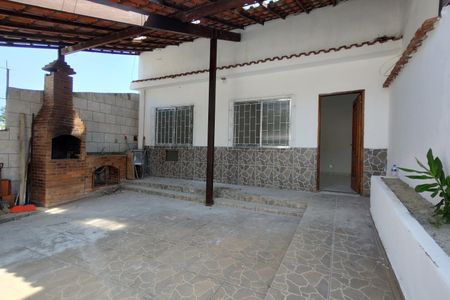 Casa à venda com 70m², 2 quartos e 1 vaga Casa à venda com 70m², 2 quartos e 1 vagaQuintal