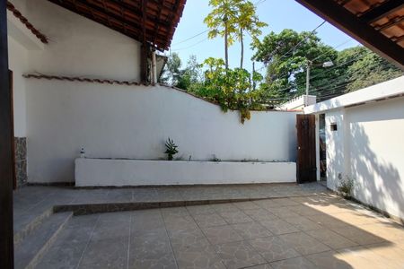 Casa à venda com 70m², 2 quartos e 1 vaga Casa à venda com 70m², 2 quartos e 1 vagaQuintal