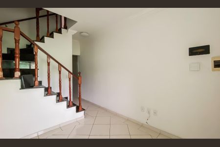 Sala de casa de condomínio à venda com 2 quartos, 57m² em Vila Granada, São Paulo