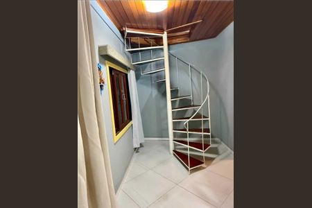 Escada de casa para alugar com 2 quartos, 400m² em Campeche Leste, Florianópolis