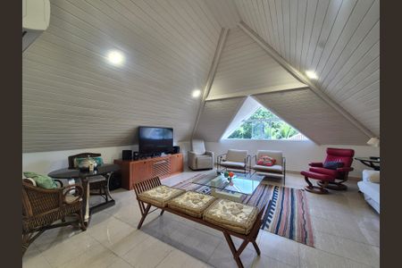 Casa de condomínio à venda com 435m², 5 quartos e 3 vagas