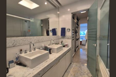 Casa de condomínio à venda com 435m², 5 quartos e 3 vagas