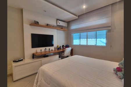 Casa de condomínio à venda com 435m², 5 quartos e 3 vagas