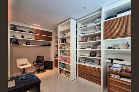 Casa de condomínio à venda com 435m², 5 quartos e 3 vagas