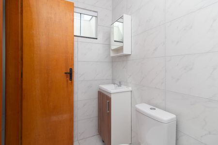 Banheiro de casa de condomínio para alugar com 1 quarto, 28m² em Chapéu do Sol, Porto Alegre