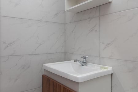 Banheiro de casa de condomínio para alugar com 1 quarto, 28m² em Chapéu do Sol, Porto Alegre