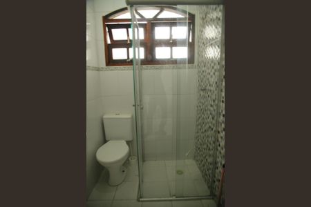 Casa para alugar com 200m², 2 quartos e 2 vagasBanheiro de serviço