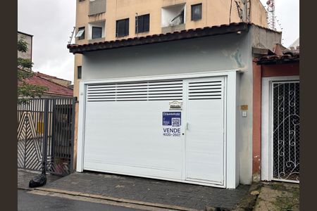 Casa à venda com 200m², 2 quartos e 2 vagasFachada 