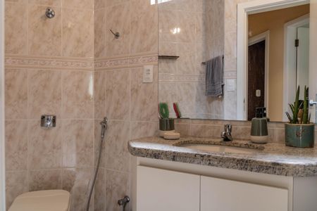 Apartamento à venda com 156m², 3 quartos e 3 vagas Apartamento à venda com 156m², 3 quartos e 3 vagasBanheiro Social