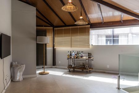 Apartamento à venda com 156m², 3 quartos e 3 vagas Apartamento à venda com 156m², 3 quartos e 3 vagasÁrea gourmet