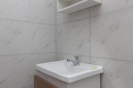 Banheiro de casa para alugar com 1 quarto, 28m² em Chapéu do Sol, Porto Alegre