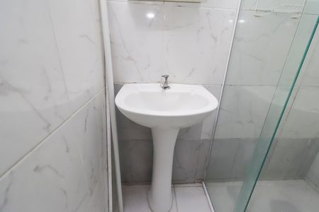 Banheiro de casa para alugar com 1 quarto, 60m² em Vila Regina, São Paulo