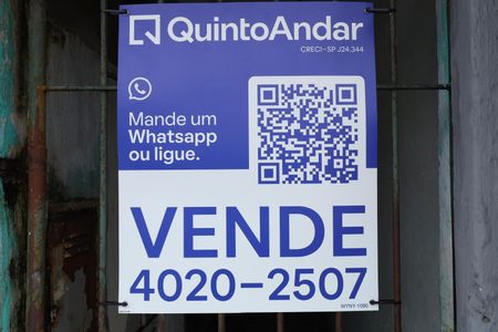 Casa à venda com 250m², 2 quartos e sem vagaPlaca instalada no portão do imóvel - Código da placa: WYNY-1090