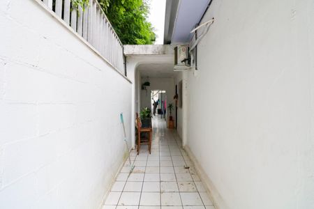 Corredor Lateral de casa à venda com 2 quartos, 90m² em Jardim Caravelas, São Paulo