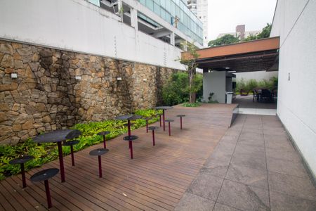 Apartamento para alugar com 147m², 3 quartos e 2 vagas Apartamento para alugar com 147m², 3 quartos e 2 vagasÁrea comum - Churrasqueira