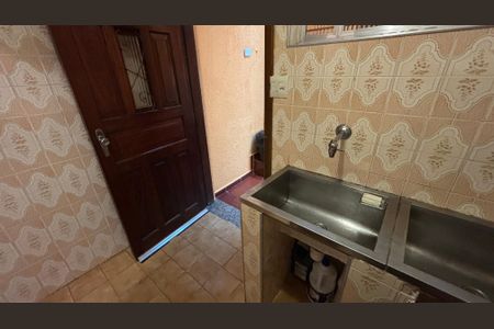 Casa à venda com 240m², 3 quartos e 2 vagasÁrea de Serviço