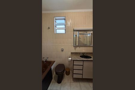 Casa à venda com 240m², 3 quartos e 2 vagasBanheiro da Suíte