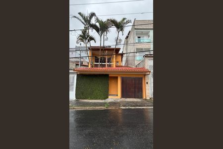 Casa à venda com 240m², 3 quartos e 2 vagasFachada