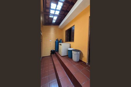 Casa à venda com 240m², 3 quartos e 2 vagasQuintal