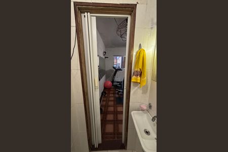 Casa à venda com 240m², 3 quartos e 2 vagasEdícula - Banheiro