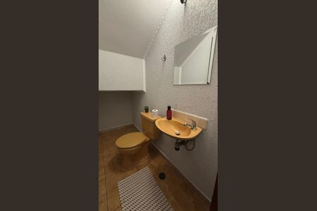 Casa à venda com 240m², 3 quartos e 2 vagasLavabo