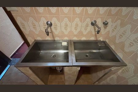 Casa à venda com 240m², 3 quartos e 2 vagasÁrea de Serviço