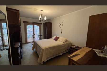 Casa à venda com 240m², 3 quartos e 2 vagasSuite