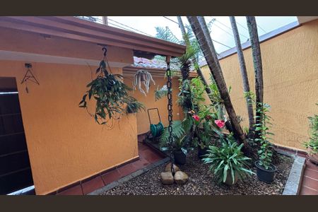 Casa à venda com 240m², 3 quartos e 2 vagasGaragem - Jardim