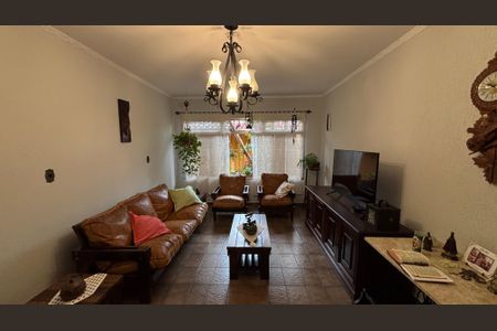 Casa à venda com 240m², 3 quartos e 2 vagasSala
