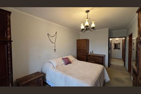 Casa à venda com 240m², 3 quartos e 2 vagasSuite