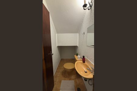 Casa à venda com 240m², 3 quartos e 2 vagasLavabo