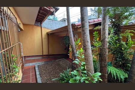 Casa à venda com 240m², 3 quartos e 2 vagasGaragem - Jardim
