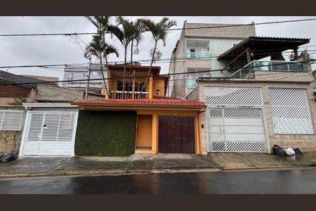 Casa à venda com 240m², 3 quartos e 2 vagasFachada