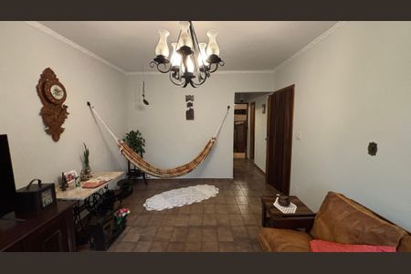 Casa à venda com 240m², 3 quartos e 2 vagasSala