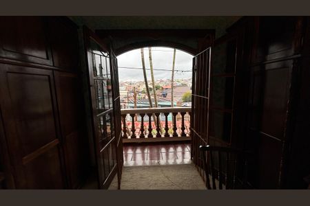 Casa à venda com 240m², 3 quartos e 2 vagasSuite