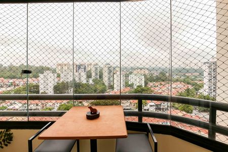 Apartamento à venda com 80m², 3 quartos e 2 vagasVaranda