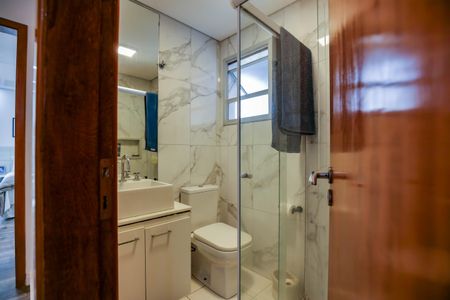 Apartamento à venda com 80m², 3 quartos e 2 vagasBanheiro Social