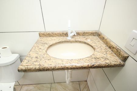 Casa para alugar com 70m², 2 quartos e sem vaga Casa para alugar com 70m², 2 quartos e sem vagaBanheiro