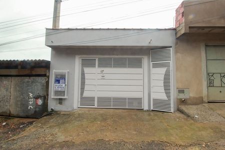 Casa para alugar com 70m², 2 quartos e sem vaga Casa para alugar com 70m², 2 quartos e sem vagaFachada