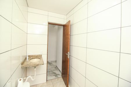 Casa para alugar com 70m², 2 quartos e sem vaga Casa para alugar com 70m², 2 quartos e sem vagaBanheiro