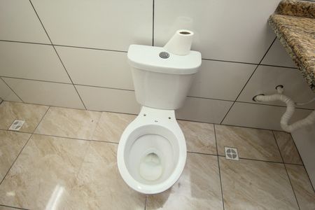 Casa para alugar com 70m², 2 quartos e sem vaga Casa para alugar com 70m², 2 quartos e sem vagaBanheiro