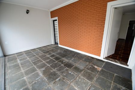 Casa à venda com 198m², 4 quartos e 6 vagasVaranda