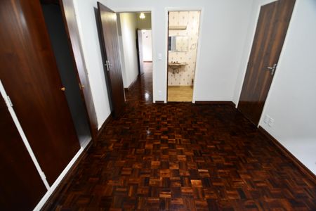 Casa à venda com 198m², 4 quartos e 6 vagasQuarto 3 - Suíte