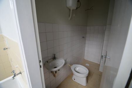 Casa à venda com 198m², 4 quartos e 6 vagasBanheiro de serviço