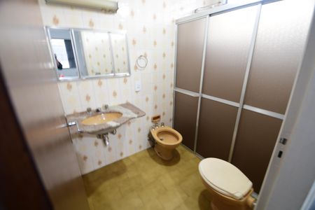 Casa à venda com 198m², 4 quartos e 6 vagasBanheiro Suíte