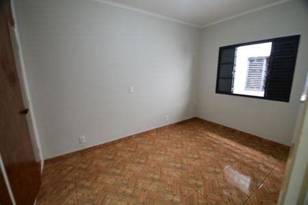 Casa à venda com 198m², 4 quartos e 6 vagasQuarto - Edícula