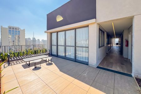 Studio à venda com 34m², 1 quarto e sem vaga Studio à venda com 34m², 1 quarto e sem vagaRooftop